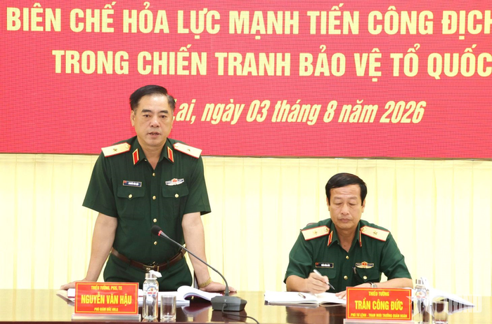  Thiếu tướng Nguyễn Văn Hậu, Phó giám đốc Học viện Lục quân phát biểu kết luận. 