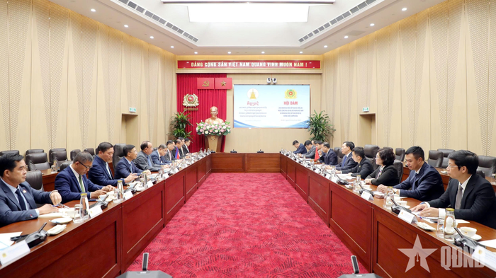  Quang cảnh hội đảm.