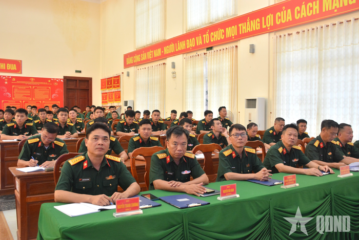 Các đại biểu dự khai mạc hội thi.