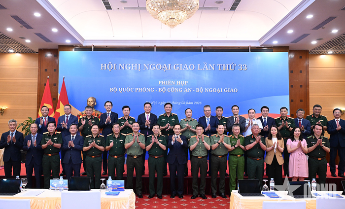  Đại biểu dự phiên họp chụp ảnh chung. Ảnh: VŨ PHONG 
