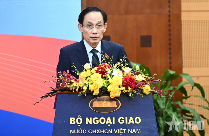  Bộ trưởng Bộ Ngoại giao Lê Hoài Trung phát biểu khai mạc Phiên họp giữa ba Bộ Quốc phòng-Bộ Công an-Bộ Ngoại giao. Ảnh: VŨ PHONG 