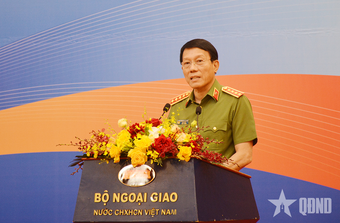  Đại tướng Lương Tam Quang phát biểu tại phiên họp. Ảnh: VŨ PHONG 