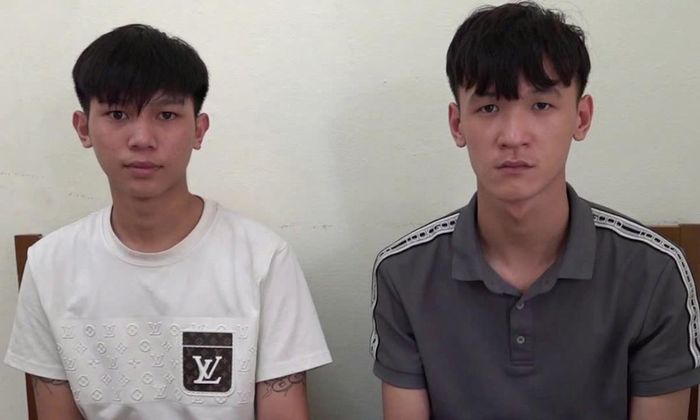 Hai đối tượng Vỹ và Tình bị bắt giữ cùng tang vật liên quan đến vụ án.