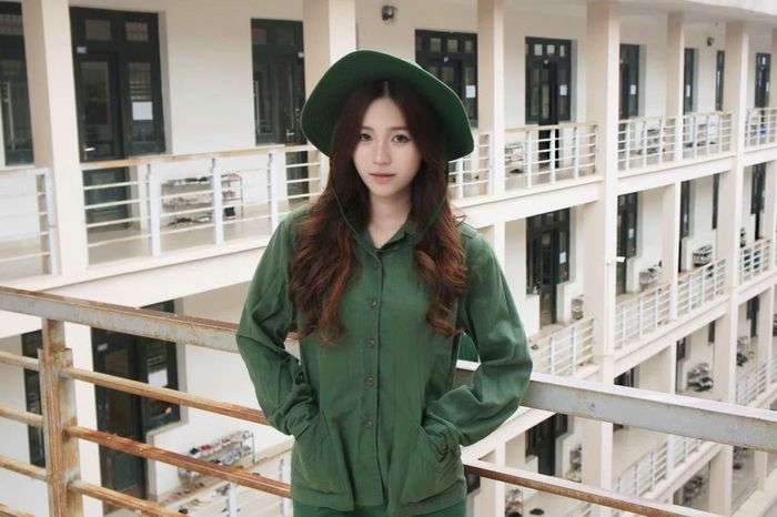 Những tuần học quân sự mang đến cho Kim Ngân nhiều bài học về tinh thần tập thể, sự sẻ chia và tính kỷ luật.