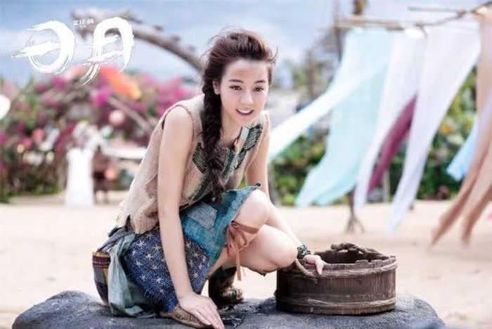 Bộ phim điện ảnh của Địch Lệ Nhiệt Ba và Đậu Kiêu, "The Legend of Sun and Moon" kể về chuyện tình lãng mạn huyền thoại xoay quanh Chang E, một người phàm mang dòng máu bất tử, và Hou Yi, hậu duệ đời thứ chín của một gia tộc cung thủ thần thánh, đang chờ lịch lên sóng.
