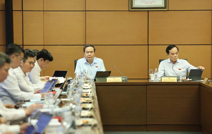  Quang cảnh phiên họp tổ ĐB Quốc hội TPHCM, chiều 3-8. Ảnh: QUANG PHÚC 