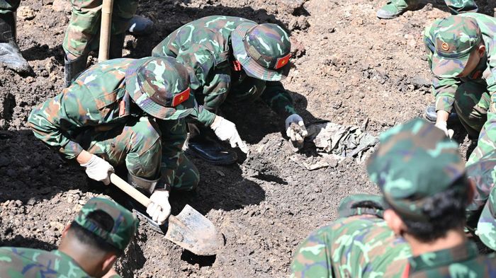  Các lực lượng thực hiện nhiệm vụ với sự cẩn trọng, tỉ mỉ 