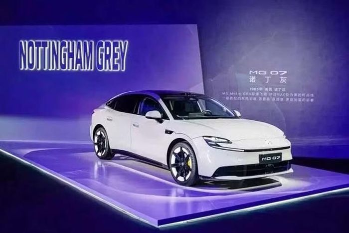 MG cho biết chỉ trong vòng 20 giờ sau khi nhận cọc, mẫu sedan thuần điện mới thay thế MG7 đã trở thành lựa chọn của hơn 21.000 khách hàng Trung Quốc, gấp đôi con số mà MG4 Urban từng đạt trong cùng thời gian. Con số này chỉ là lượng đơn đặt hàng trước của MG 07, không phản ánh doanh số hoàn chỉnh hay số xe bàn giao cho khách hàng.