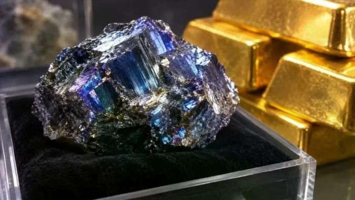 Vàng trở lên lu mờ trước giá trị của khoáng vật Kola Ashcroftine.