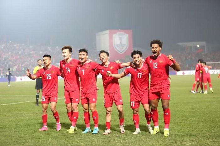 Hai đội cũng hòa nhau 11 trận, tính từ năm 1995 tới nay. Ảnh: VFF.