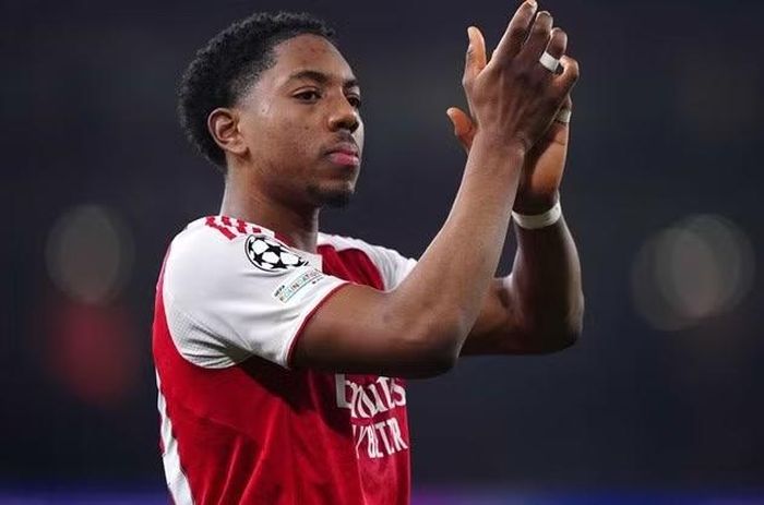 Dù vậy, đến thời điểm hiện tại chưa có thông tin chính thức cho thấy Arsenal sẵn sàng để cầu thủ trẻ này ra đi.