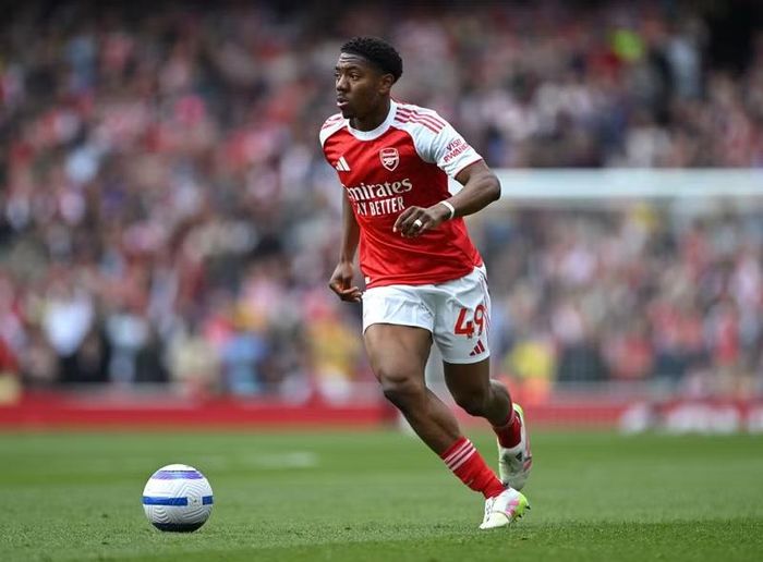 Trong khi đó, Arsenal vẫn xem Lewis-Skelly là nhân tố quan trọng trong kế hoạch phát triển lâu dài.