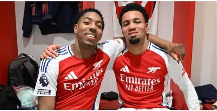 Theo một số nguồn tin từ Anh, phía MU đánh giá cao khả năng thi đấu đa năng của tài năng trẻ Arsenal, khi anh có thể đảm nhiệm cả vị trí hậu vệ trái lẫn tiền vệ trung tâm.