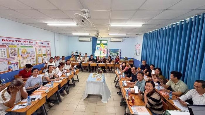 Buổi họp phụ huynh ở Trường Tiểu học Võ Trường Toản.