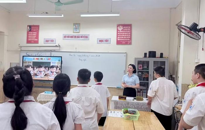 Một giờ học trên lớp của cô trò Trường Tiểu học Bình Minh, phường Cửa Nam, Hà Nội. Ảnh: Đình Tuệ.