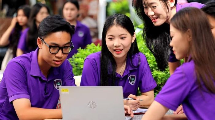Sinh viên Trường ĐH Giáo dục, ĐH Quốc gia Hà Nội.