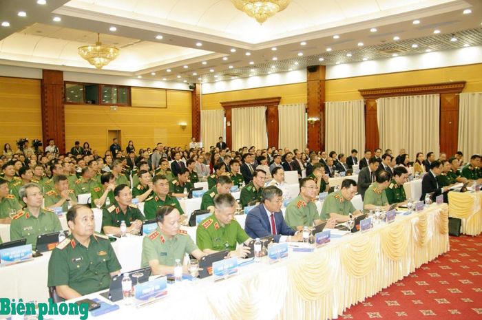 Các đại biểu dự phiên họp. Ảnh: Thu Minh