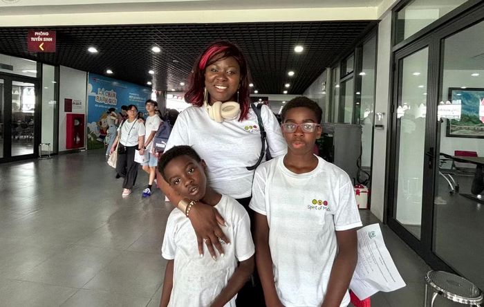 Gia đình người Nigeria có chung niềm đam mê đối với Toán học.