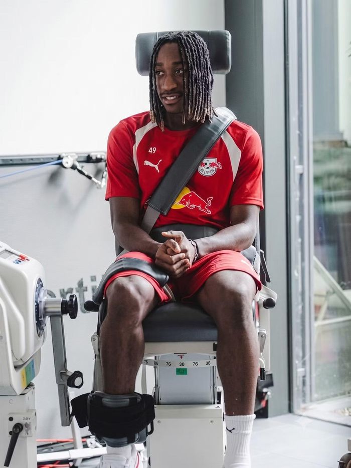 Yan Diomande đã trở lại tập luyện cùng Leipzig sau khi kết thúc hành trình World Cup 2026 cùng đội tuyển Bờ Biển Ngà.