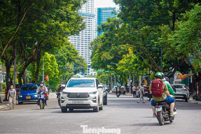 Tuyến phố đi bộ tại phố Thành Thái và phố Khúc Thừa Dụ, dự kiến hoạt động các tối cuối tuần, ngày lễ và các dịp cao điểm. Tại tuyến phố sẽ thiết lập không gian dành riêng cho người đi bộ, kết hợp tổ chức các hoạt động văn hóa, nghệ thuật, thương mại, ẩm thực và sinh hoạt cộng đồng; đảm bảo phân luồng giao thông hợp lý, hạn chế phương tiện cơ giới trong thời gian tổ chức...