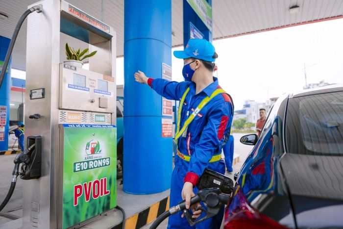 Mỗi tác phẩm lưu giữ một lát cắt đời sống, một quãng đường nghề nghiệp, một cách nhìn về PVOIL từ bên trong