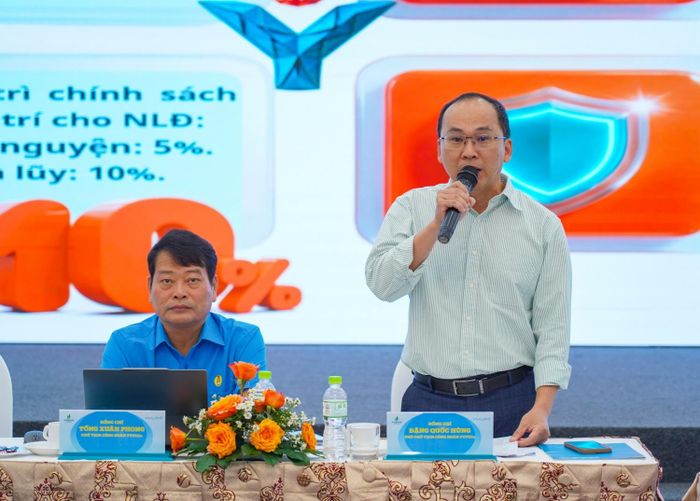 Đồng chí Đặng Quốc Hùng báo cáo tại Hội nghị