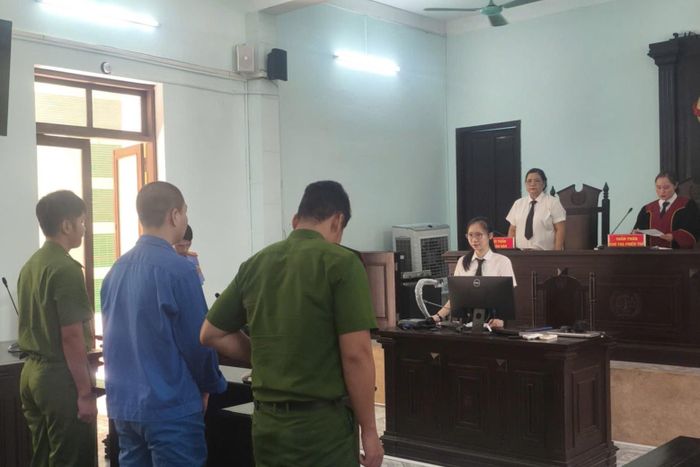 Toàn cảnh phiên tòa.