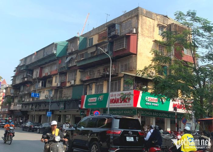 Nghị quyết số 21 được kỳ vọng tháo gỡ vướng mắc trong cải tạo chung cư cũ. Ảnh: Nguyễn Lê