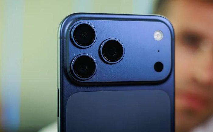 iPhone 18 Pro có thể phải tăng giá từ 250 đến 300 USD so với iPhone 17 Pro. Ảnh: PhoneArena