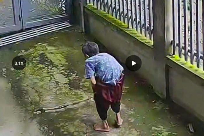 Hình ảnh trước khi cụ bà mất liên lạc. Ảnh chụp màn hình camera