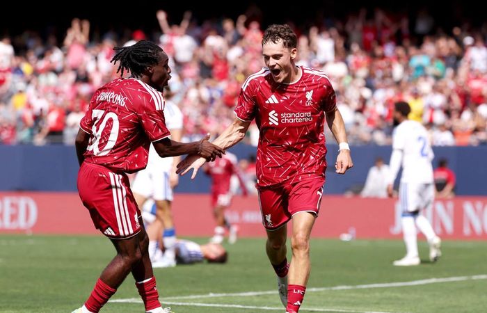 Luke Chambers và Florian Writz ghi 2 bàn cho Liverpool trong hiệp một - Ảnh: Sky Sports