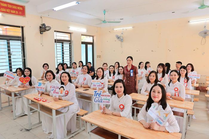 12A4 trong ngày hội khóa 20 năm. Ảnh: NVCC