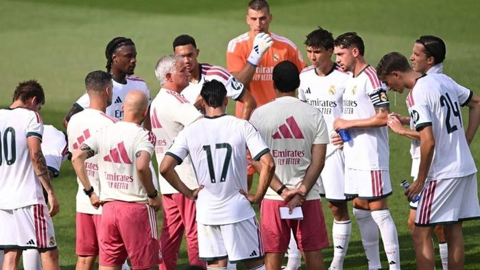 Mourinho đối mặt với không ít thách thức trong lần thứ 2 trở lại Real Madrid. Ảnh: Defensa