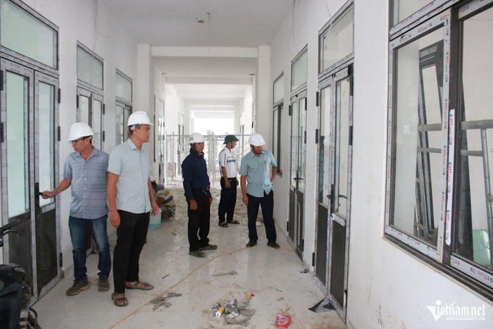 Các đơn vị thi công đang đẩy nhanh tiến độ, cam kết hoàn thành đưa vào sử dụng 4 Trường phổ thông nội trú liên cấp TH - THCS trong tháng 8/2026 theo kế hoạch. Ảnh: Ngọc Chí