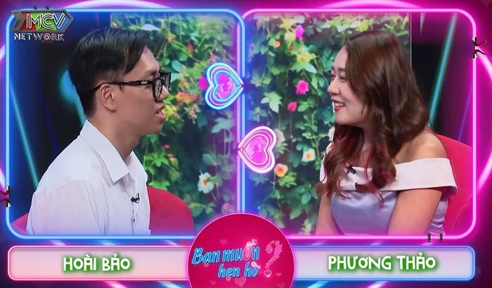 Cặp đôi cởi mở tìm hiểu nhau. Ảnh cắt từ clip