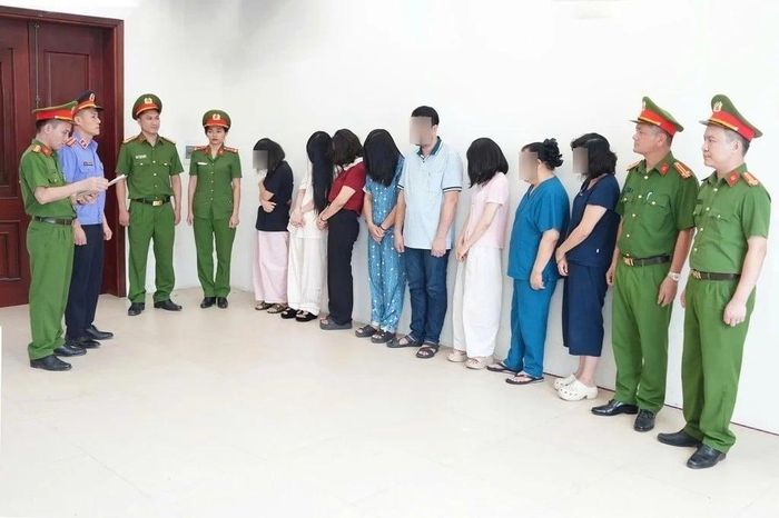 Nhóm đối tượng bị khởi tố, bắt giam