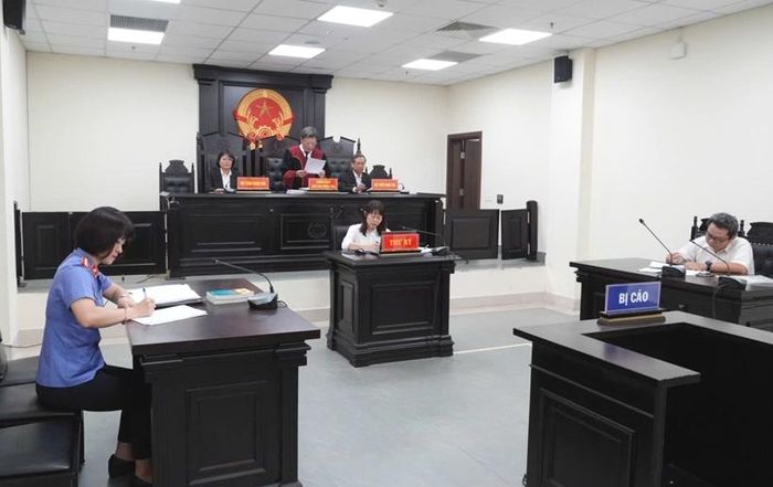 Quang cảnh phiên tòa.