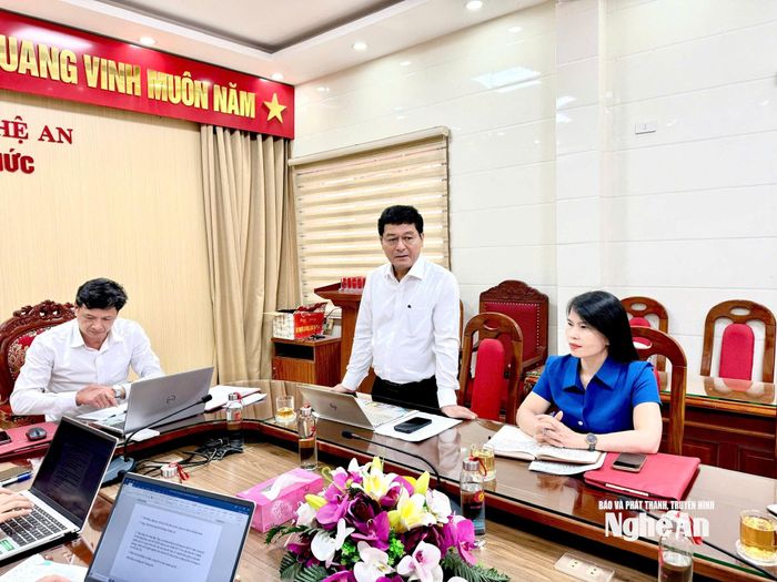 Đồng chí Phạm Trọng Hoàng - Ủy viên Ban Thường vụ, Trưởng Ban Tổ chức Tỉnh ủy, Phó Bí thư Thường trực Đảng ủy Các cơ quan Đảng tỉnh phát biểu tại buổi sinh hoạt. Ảnh: Khánh Hồng 