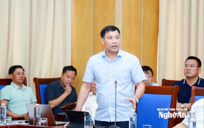 Chủ tịch UBND xã Tam Quang Nguyễn Hữu Hiến phát biểu tại cuộc làm việc. Ảnh: Thành Duy
