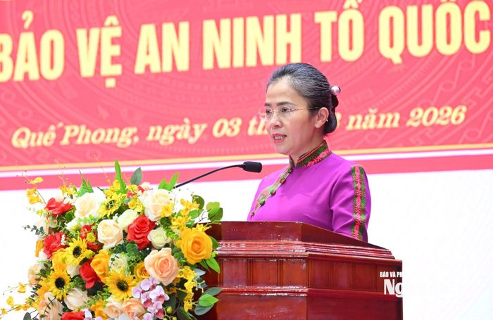 Phó Bí thư Tỉnh ủy Võ Thị Minh Sinh phát biểu tại ngày hội. Ảnh: Thành Cường