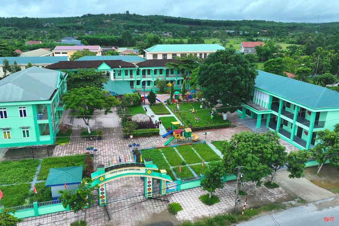 Diện mạo Trường Mầm non Hương Long (Hương Khê) sau khi được đầu tư nâng cấp.