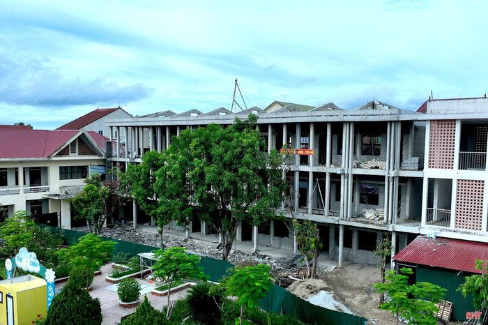 Nhiều công trình trường học đang được đẩy nhanh tiến độ, phấn đấu hoàn thành trước ngày tựu trường.