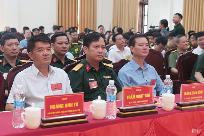 Đại biểu dự khai mạc diễn tập.