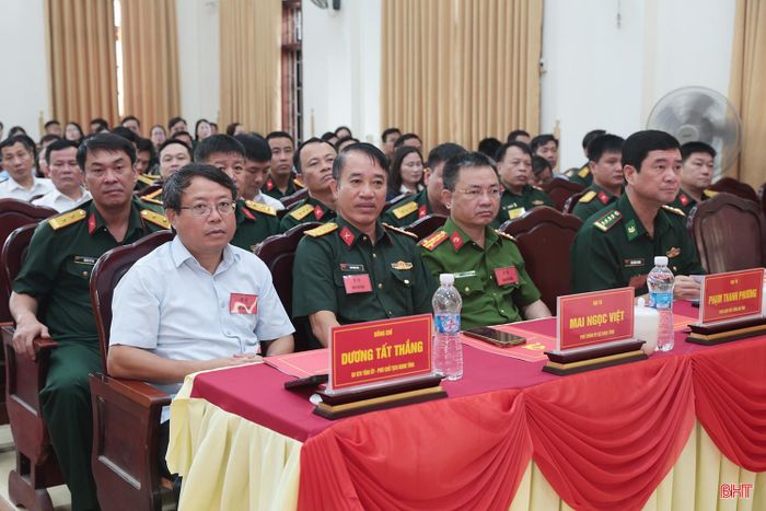 Đại biểu dự khai mạc diễn tập.