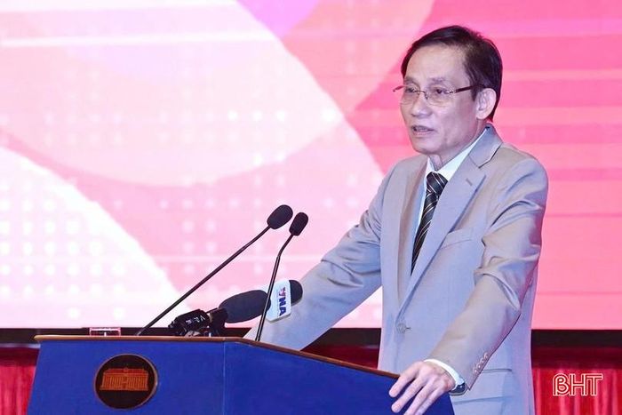 Bộ trưởng Bộ Ngoại giao Lê Hoài Trung phát biểu chỉ đạo tại hội nghị.