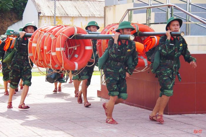 Lực lượng vũ trang Hà Tĩnh đang xây dựng phương án, gấp rút chuẩn bị các điều kiện cần thiết để chủ động ứng phó với mùa mưa bão sắp tới.