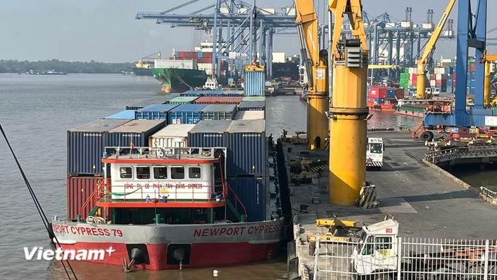 Báo cáo 7 tháng năm 2026 cho thấy kim ngạch xuất nhập khẩu Việt Nam đạt gần 660 tỷ USD, hoạt động thương mại duy trì tăng trưởng mạnh mẽ. (Ảnh: Vietnam+)