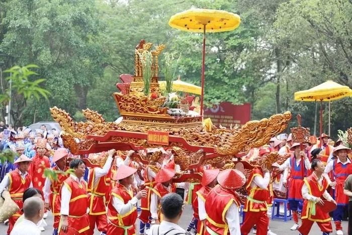 Lễ rước kiệu về Khu di tích lịch sử Quốc gia Đặc biệt Đền Hùng. (Ảnh: Tạ Toàn/TTXVN)