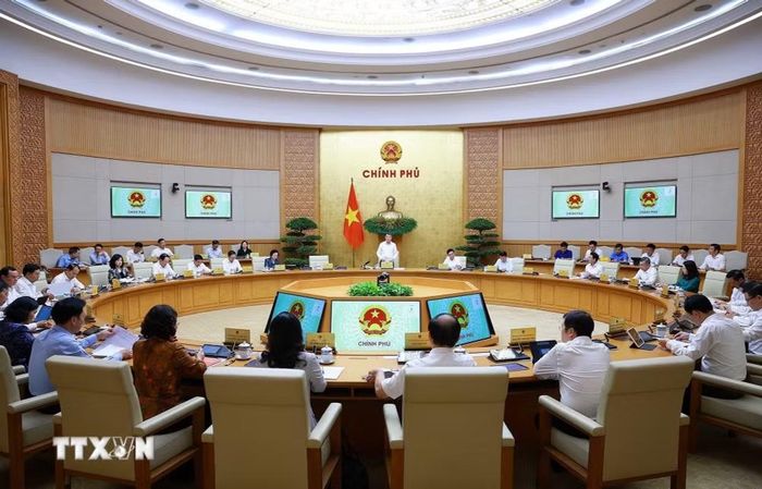 Thủ tướng Lê Minh Hưng chủ trì Phiên họp Chính phủ thường kỳ tháng 7 năm 2026. (Ảnh: Dương Giang/TTXVN)