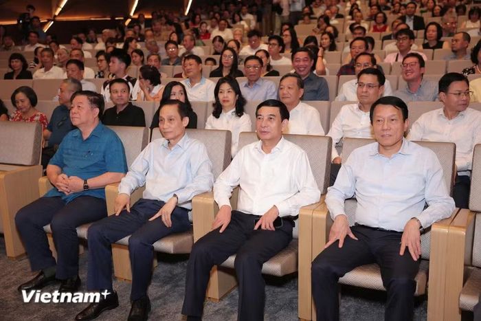 Các đại biểu tham dự chương trình. (Ảnh: Mạnh Nguyễn/Vietnam+)